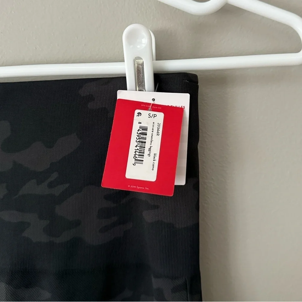 NWT SPANX EcoCare Seamless Leggings in Black Camo